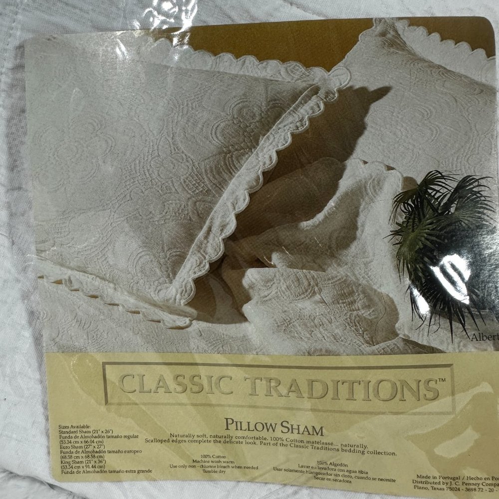 Vintage Classic Traditions by Springmaid King Sham Bright White Matelasse' Pair - Picture 4 of 7